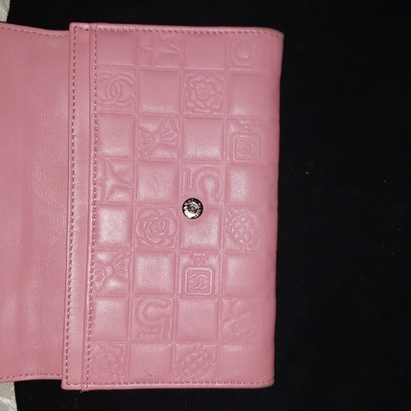 Chanel Camillia Wallet - Picture 6 of 16